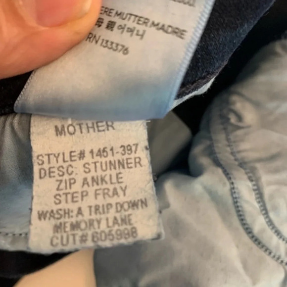 Mother - Stunner Zip Ankle
Fray color is called a trip down memory lane. Size 25 - Picture 10 of 14